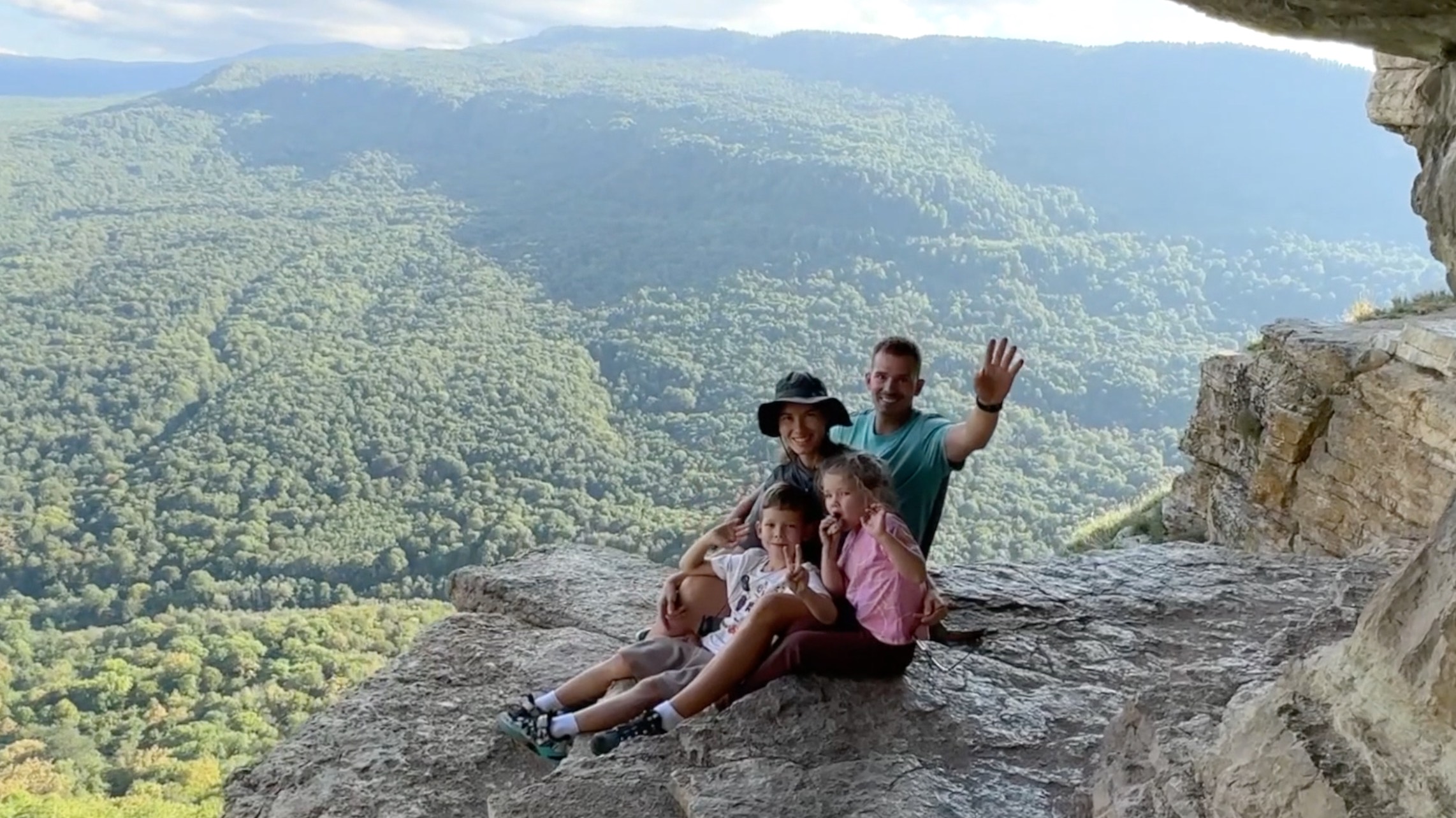 От скал до водопадов. Мезмай. Походы,рыбалка и отдых с семьей