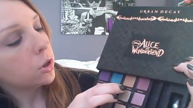 Review: Urban Decay Alice In Wonderland Book Of Shadows