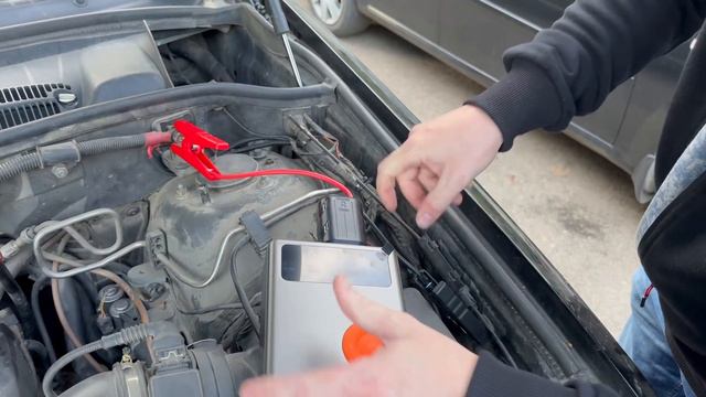 Пусковое устройство Redpower DK-MF139, запуск BMW 3.0 бензин, бустер, заряд 59% @Redpower_Official смотреть онлайн
