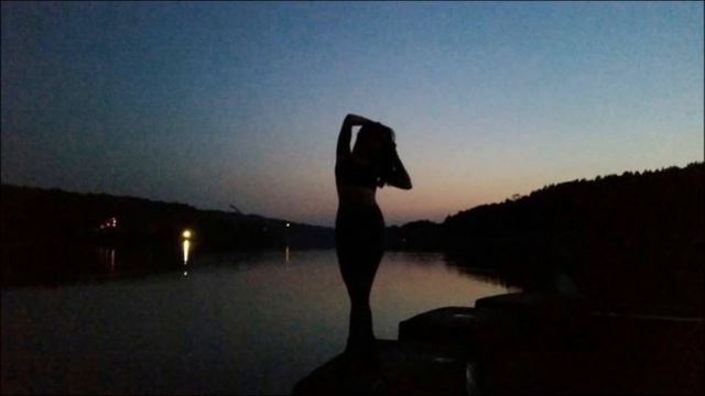 NOTHING BUT THIEVES - YOU KNOW ME TOO WELL // Español смотреть онлайн