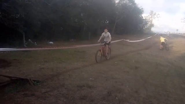 Pista mortal .... DEU TOMBO смотреть онлайн