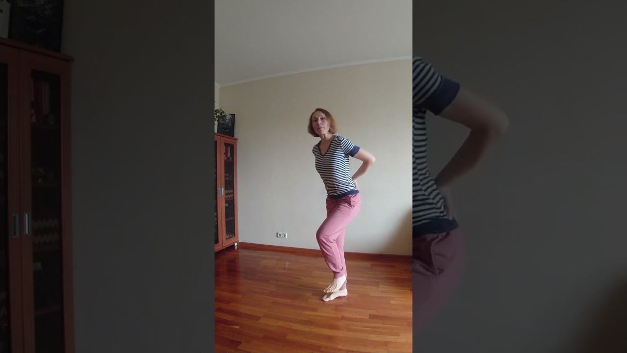 Упражнение "Походка старичка" для проработки стоп и усиления кровотока в области таза