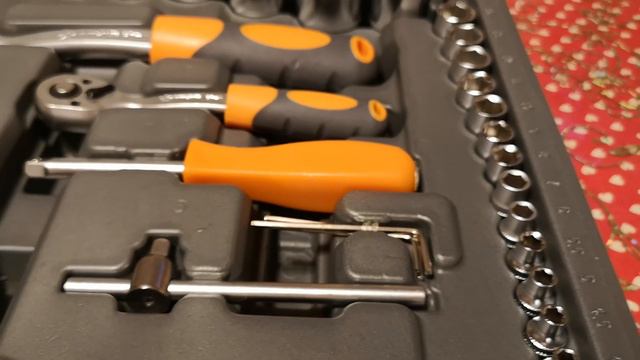 Набор инструментов универсальный 94 предмета, пласт. кейс AIRLINE AT-94-05 смотреть онлайн