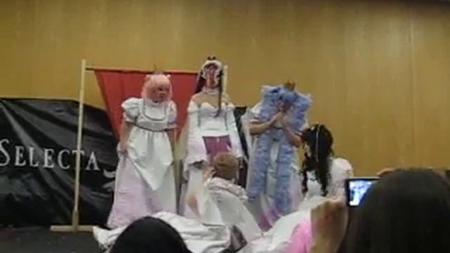 XXX Holic - Japan Weekend 2011 Barcelona- смотреть онлайн