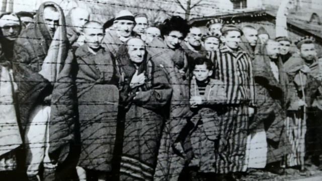 The Man Who Sacrificed Hitler to Save Himself смотреть онлайн