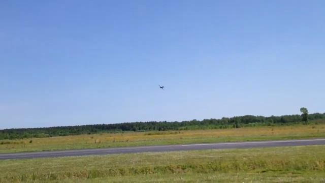 SB2C Helldiver fly-by at KPVG. смотреть онлайн