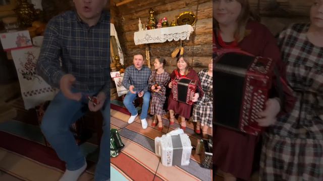 ЧАСТУШКИ! Топор, рукавица – ансамбль ПТАШИЦА | Песни под гармонь смотреть онлайн