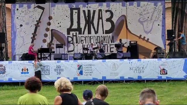 Песня Хлопайте в Ладоши. смотреть онлайн