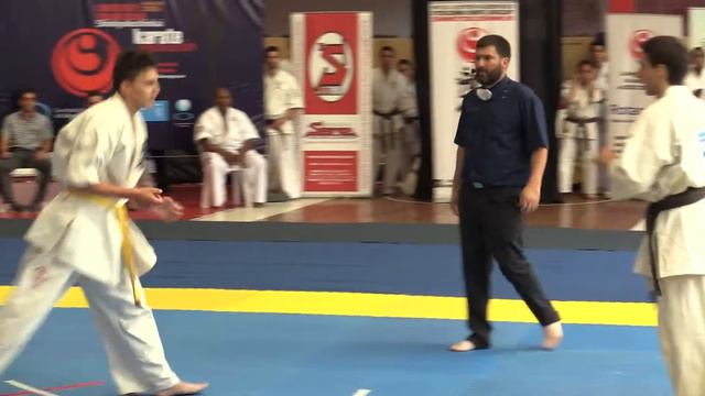 Sudamericano Shinkyokushinkai Uruguay 2016 | Leonardo Araújo (Uruguay) vs Pedro Pereira (Paraguay) смотреть онлайн