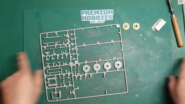Italeri 1/12 Lancia Delta HF Integrale mods. Part 2 смотреть онлайн