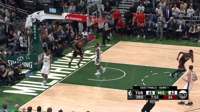 Siakam Dunks on Lopez! Bucks 4th Comeback Game 1! 2019 NBA Playoffs смотреть онлайн