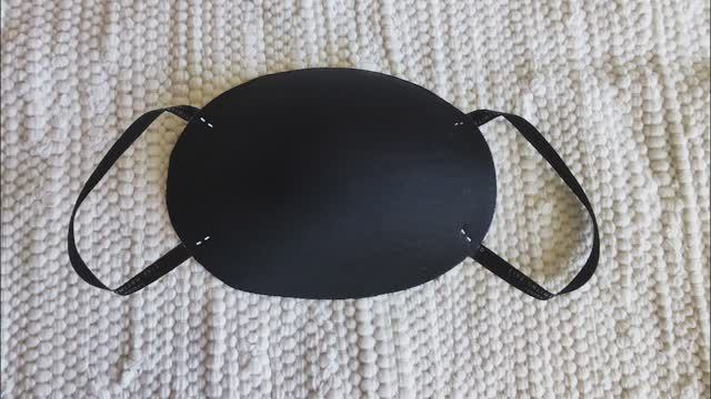 СТИЛЬНАЯ МАСКА ДЛЯ ЛИЦА ЗА 2 МИНУТЫ СВОИМИ РУКАМИ | ЛАЙФХАК ПРОТИВ КОРОНОВИРУСА смотреть онлайн