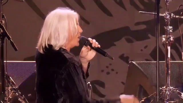 Miley Cyrus & Def Leppard - Photograph (Live From Taylor Hawkins Tribute) смотреть онлайн