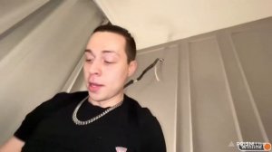 ХАЗЯЕВА РАСПАКОВЫВАЮТ ПОСЫЛКИ ПОДПИСЧИКОВ В НОВОЙ ХАТЕ ПАРАДЕЕВИЧА | ИРЛ СТРИМ