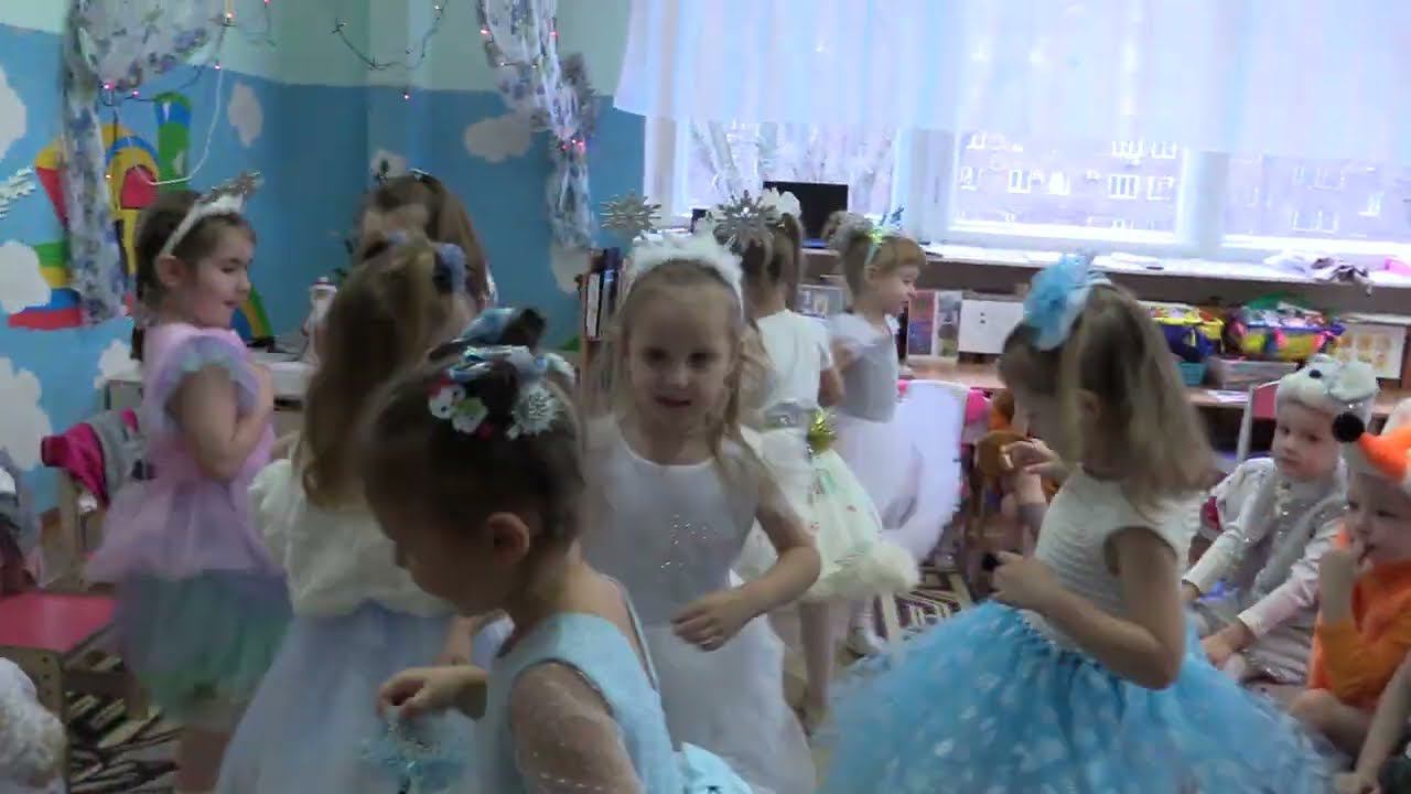 Клип Скоро Новый Год смотреть онлайн