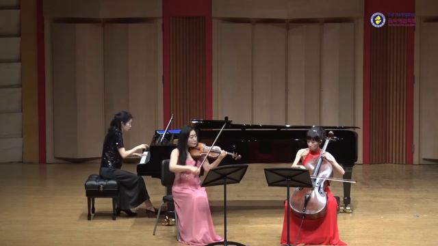 Franz Wohlfahrt - O Stilly Night and O Sanctissima Op. 83 for Piano Trio смотреть онлайн