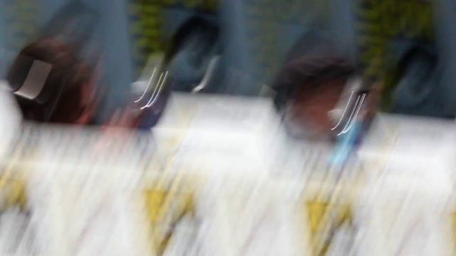 Close-up HQ of Jason Momoa crashing GoT panel. смотреть онлайн