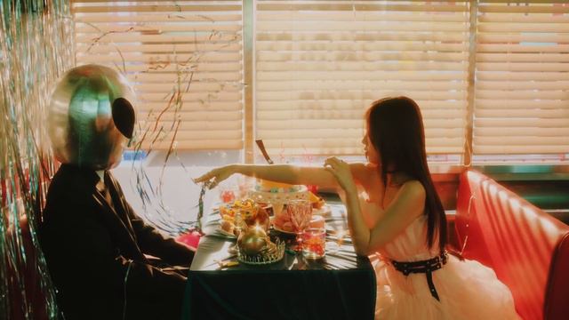 쿠잉(COOING) - ONE LAST TIME official Teaser (4K) смотреть онлайн