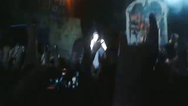 Three Days Grace - Riot (Live in Ufa 10/02/2016) смотреть онлайн