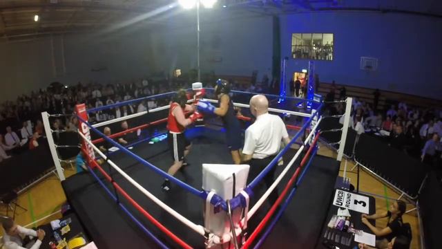 Ultra White Collar Boxing | Lincoln | Holly Everingotn VS Linzi Hewitt смотреть онлайн