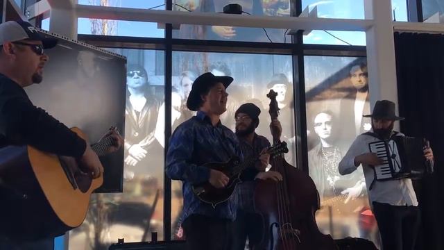 The Grateful Bluegrass Boys "I Can See Clearly Now" The Danny Clinch Exhibit @ The Asbury 2-19-17 смотреть онлайн