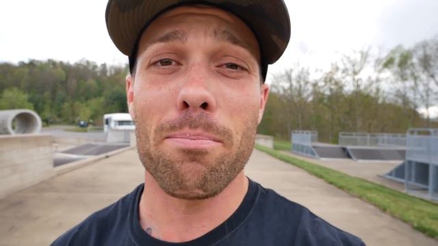 Abandoned BMX Tracks!? - Royal Camp Day 1 смотреть онлайн