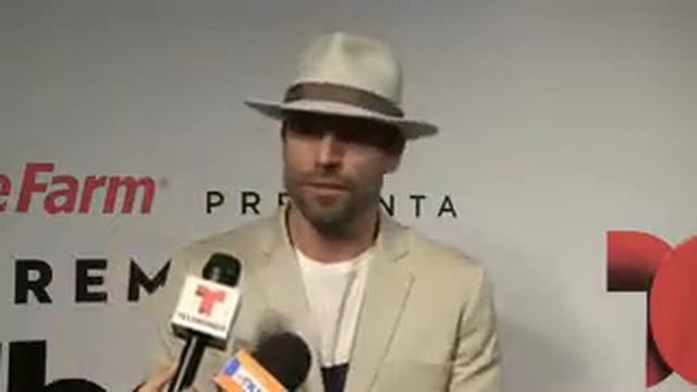 Rafael Amaya habla de su escena más penosa смотреть онлайн