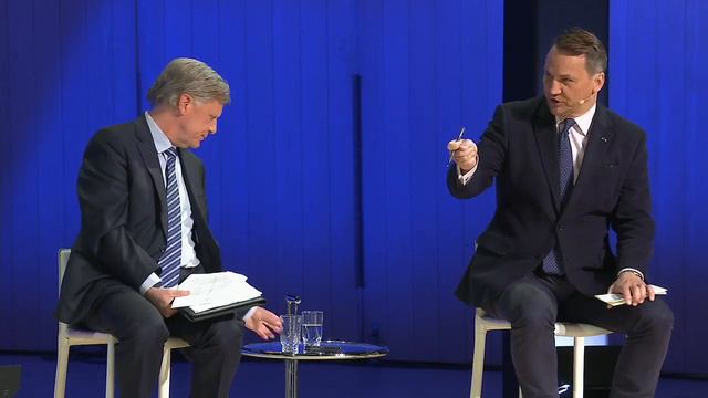 Munk Debate on Ukraine – Stephen Walt, Radosław Sikorski смотреть онлайн