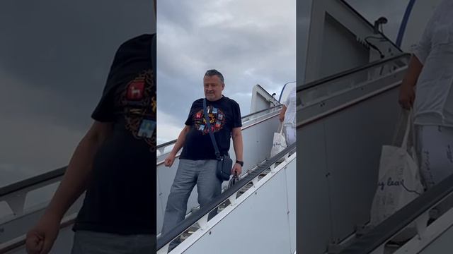 ПРЕПОДОБНЫЙ СЕРАФИМ ВСЮДУ НЕСЁТ НАС НА КРЫЛЬЯХ СВОЕЙ ЛЮБВИ... смотреть онлайн