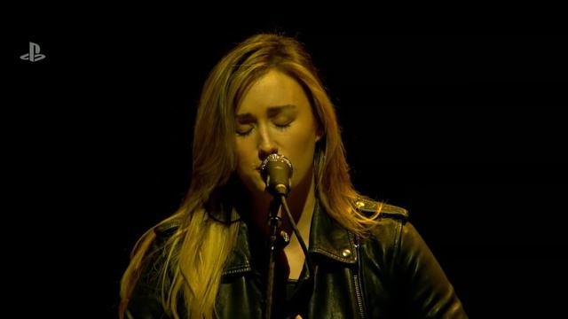 THE LAST OF US PART II - Ashley Johnson & Troy Baker Singing (PSX 2017) смотреть онлайн