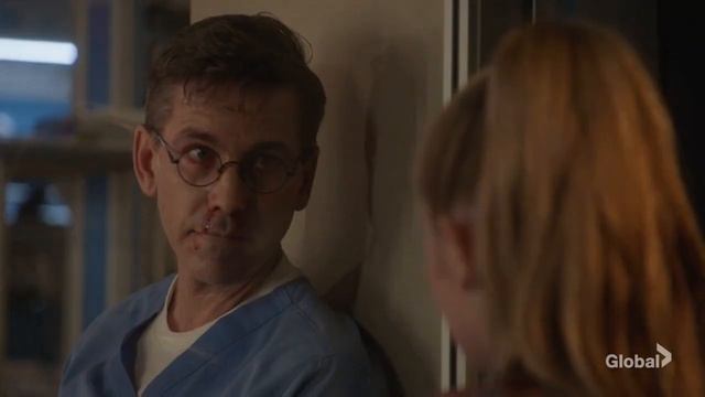 NCIS 19x13 (8) Team works on finding the antidote for Palmer and Kasie смотреть онлайн