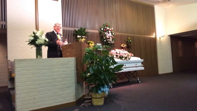 Moms Funeral Service смотреть онлайн