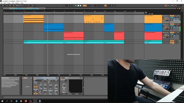 Behringer Model D vs Arturia Mini V vs Novation Bass Station 2. смотреть онлайн