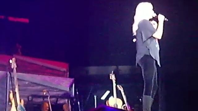 Melissa Peterman Opens The Show For Reba In Red Deer, AB, Canada