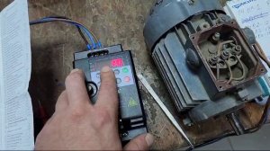 Как настроить реверс у преобразователя частоты INTEK серии SPE версия ПО 1.17 -ВИДЕО КОНСУЛЬТАЦИЯ