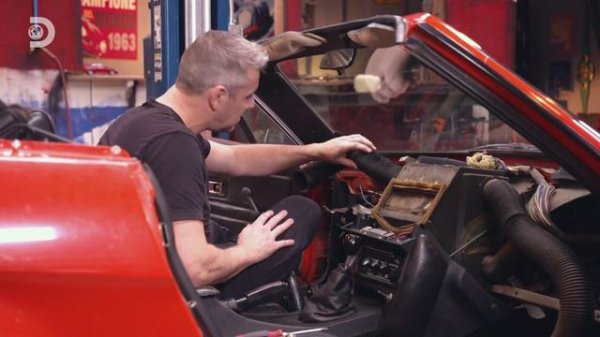 Махинаторы \ Wheeler Dealers (Сезон 16, Серия 2):: Triumph TR7