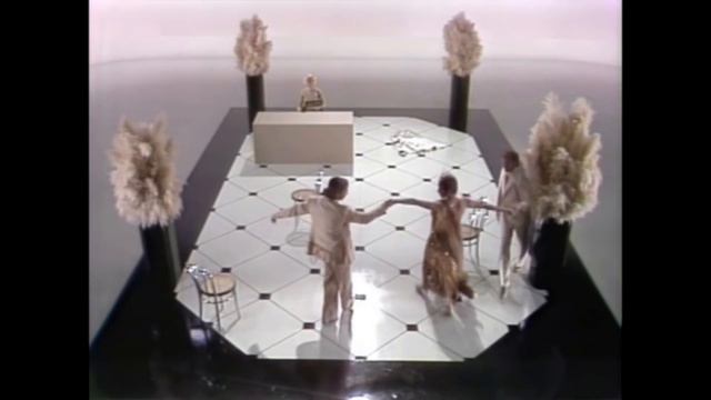Cher - Take Me Home (Official Video) смотреть онлайн