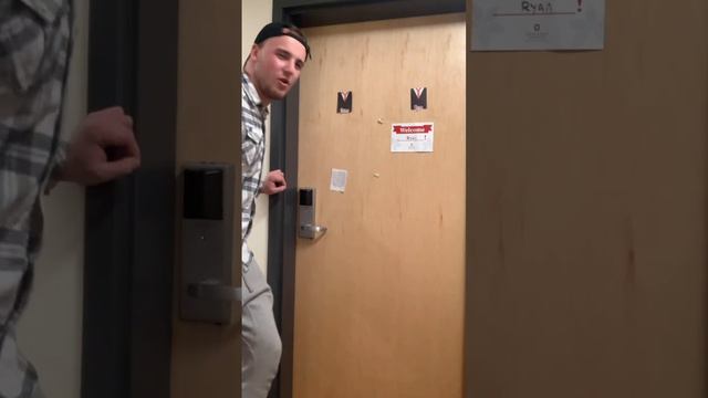 Dudes n' Doors (DND), or, A Jester's Waltz With the Cold Hard Steel Door to Destiny Untold. смотреть онлайн