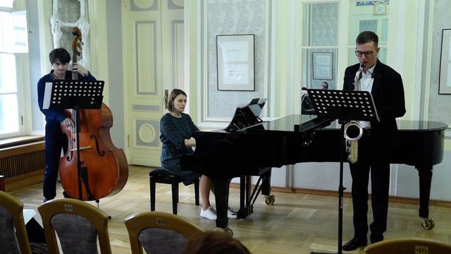 6. G. Weiss "Too close for comfort" смотреть онлайн