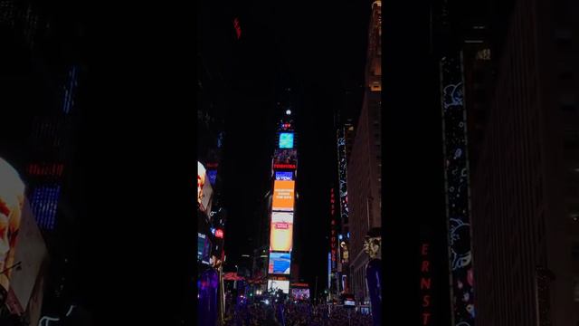 Times Square Ball Drop New Year 2017 - Last 4 min Countdown смотреть онлайн