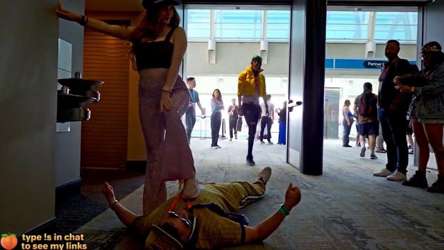 Мэддисон лёг под AMOURANTH смотреть онлайн