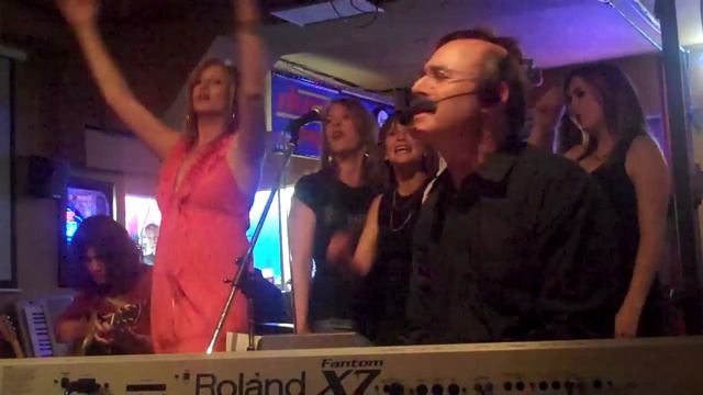 Holly Taylor's Vocal Recital Down Low Chico California смотреть онлайн