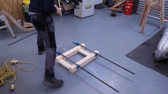 Woodworking Workbench. Solid, Strong, Easy To Build, Cheap To Make. Last A Life Time.