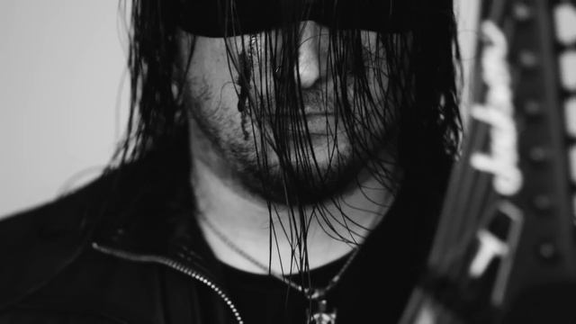 Trivium - Silence In The Snow [OFFICIAL VIDEO]