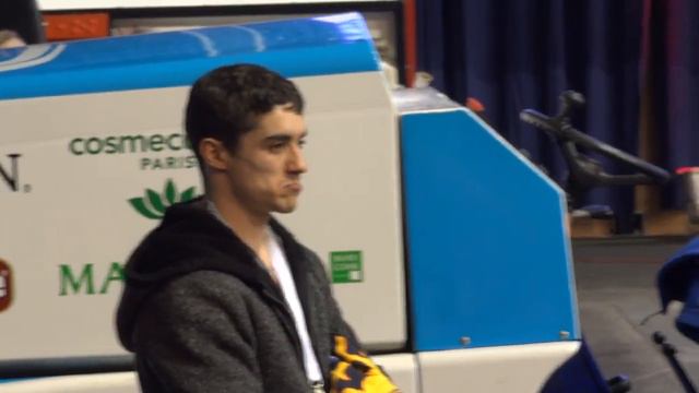 Javier FERNANDEZ смотрит FS Sonia LAFUENTE ЧЕ-2013 ч1 смотреть онлайн
