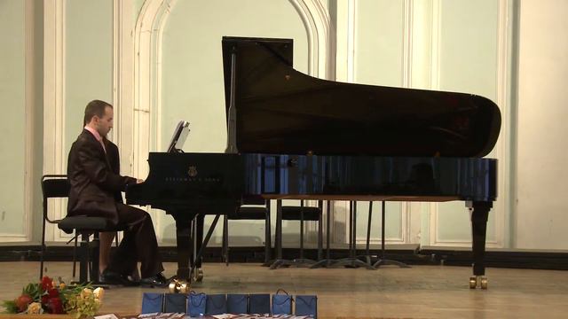 Willy WEINER: "An Old Organ-Grinder" performed by Mikael Ayrapetyan, Moscow 2012 смотреть онлайн