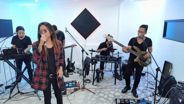 I Can't Let Go - Ice Bucket Band Cover (Air Supply) смотреть онлайн