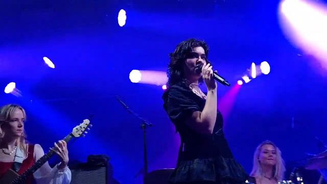The last dinner party - Nothing Matters live in Liverpool смотреть онлайн