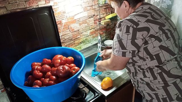 Будни пенсионерки.Лечо с остатка помидор. смотреть онлайн