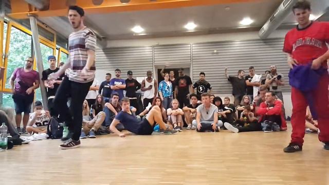Xplosion (Move Mafia) vs Deffect (Directors Cut) @Survival of the fittest 2015 смотреть онлайн